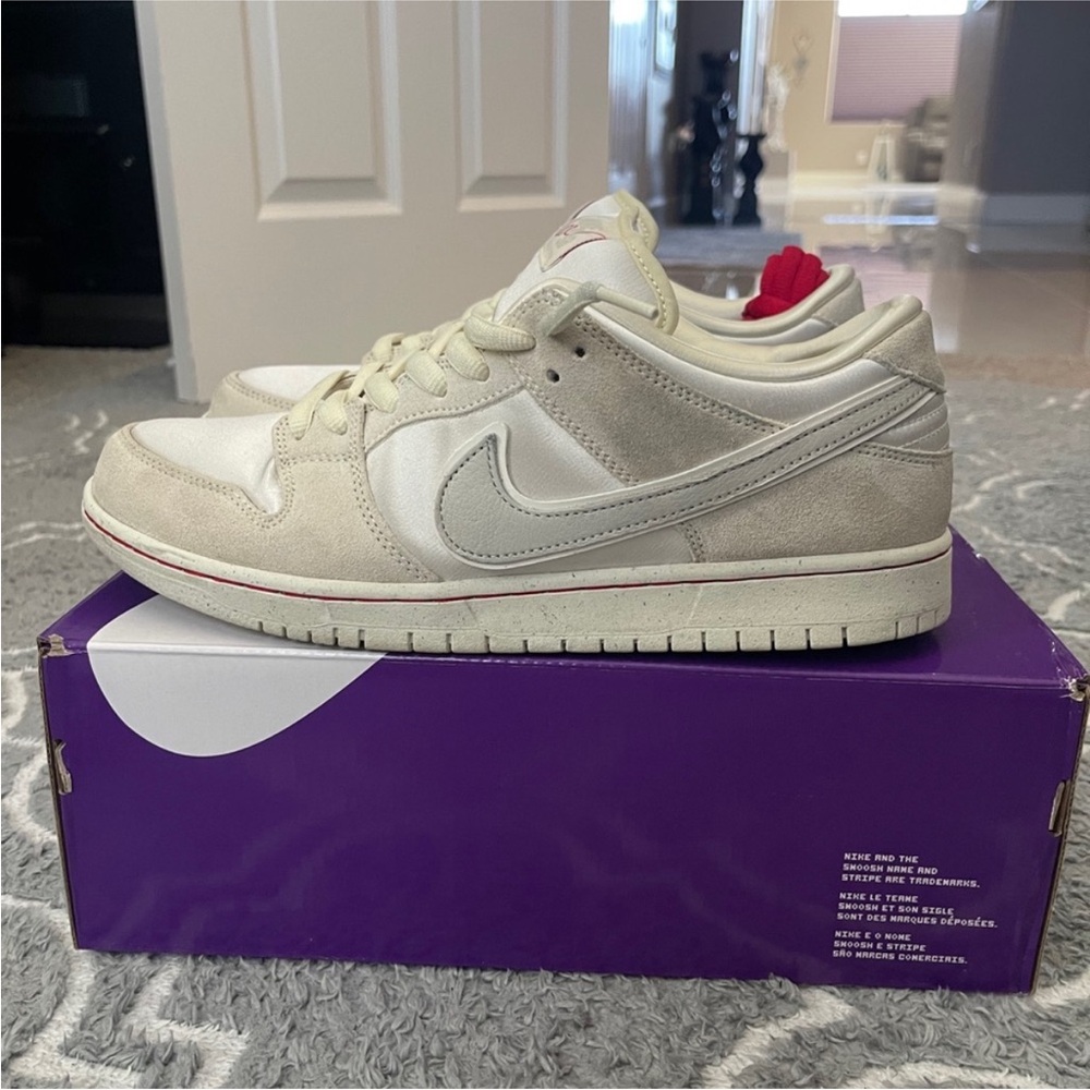 Nike SB Dunk Low "City of Love"